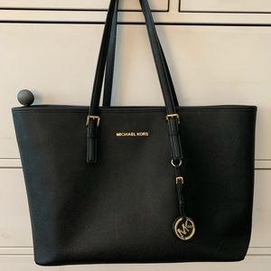 Michael Kors Jet Set Tote Black